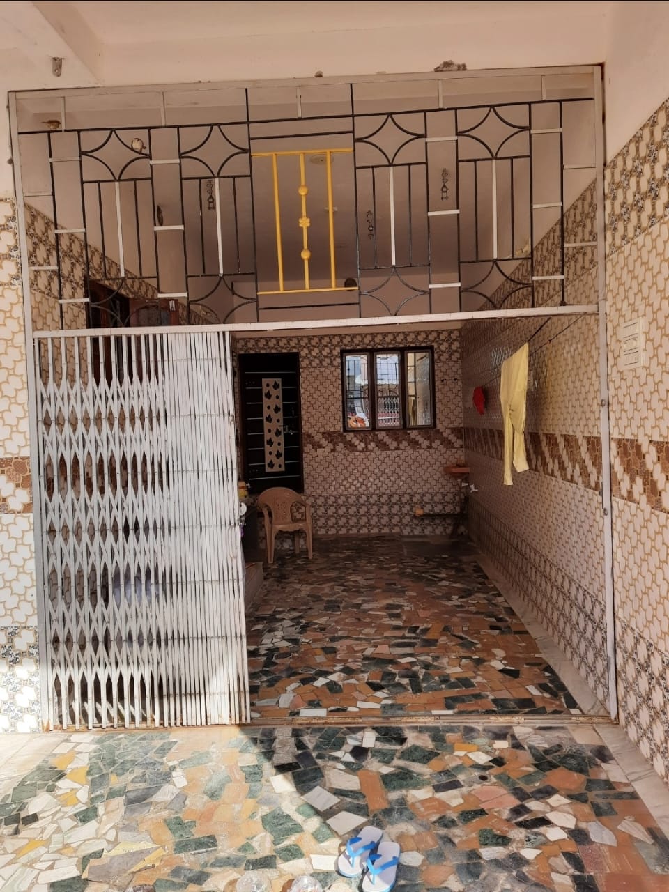 ખોડીયાર પાર્ક સોસાયટી મકાન વેચવાનું છે...