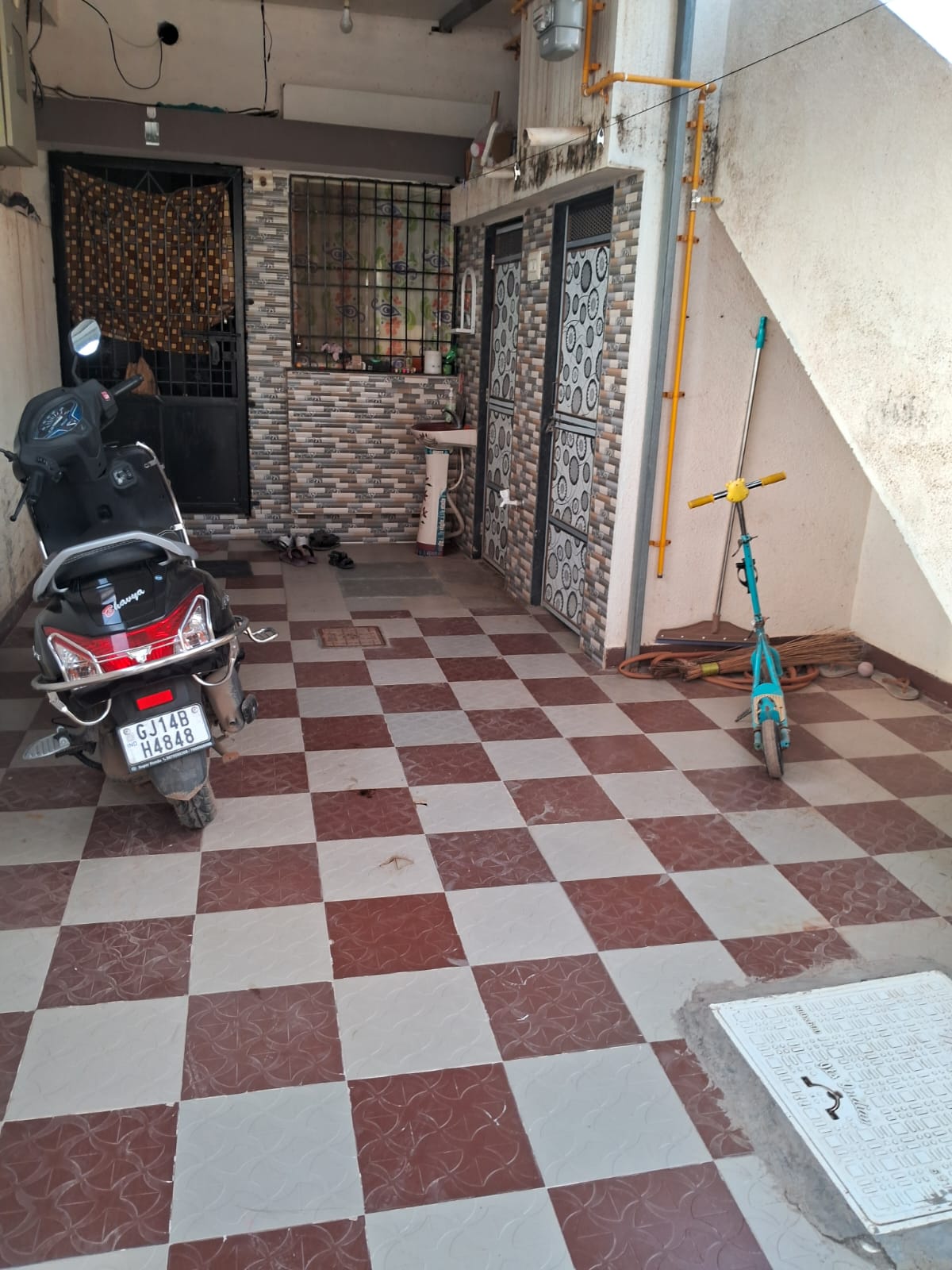 ગીતાંજલી સોસાયટી મકાન વેચવાનું છે.