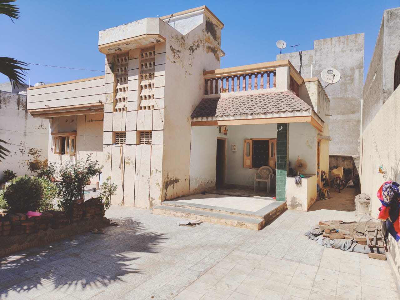 મકાન અથવા પ્લોટ વેચવાના છે...