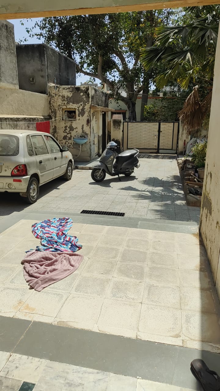 મકાન અથવા પ્લોટ વેચવાના છે...