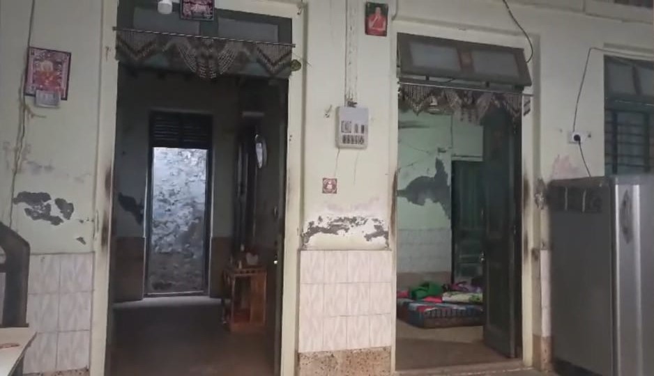 આઝાદ ચોક મકાન વેચવાનું છે..