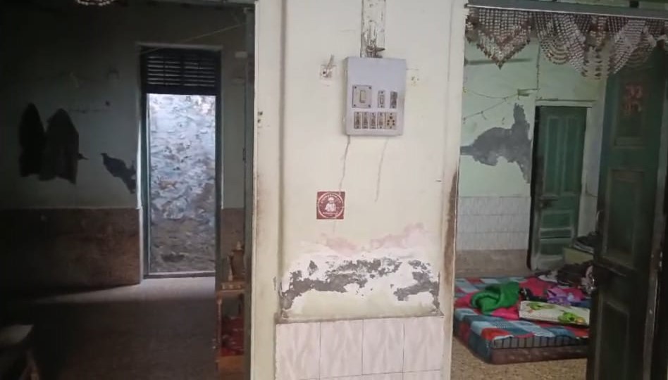 આઝાદ ચોક મકાન વેચવાનું છે..