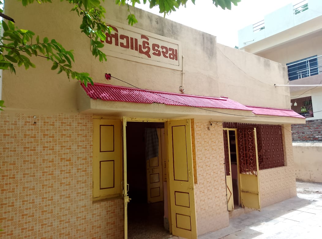 સાધના સોસાયટી, મકાન વેચવાનું છે....